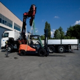 Camion gru per macchinari industriali