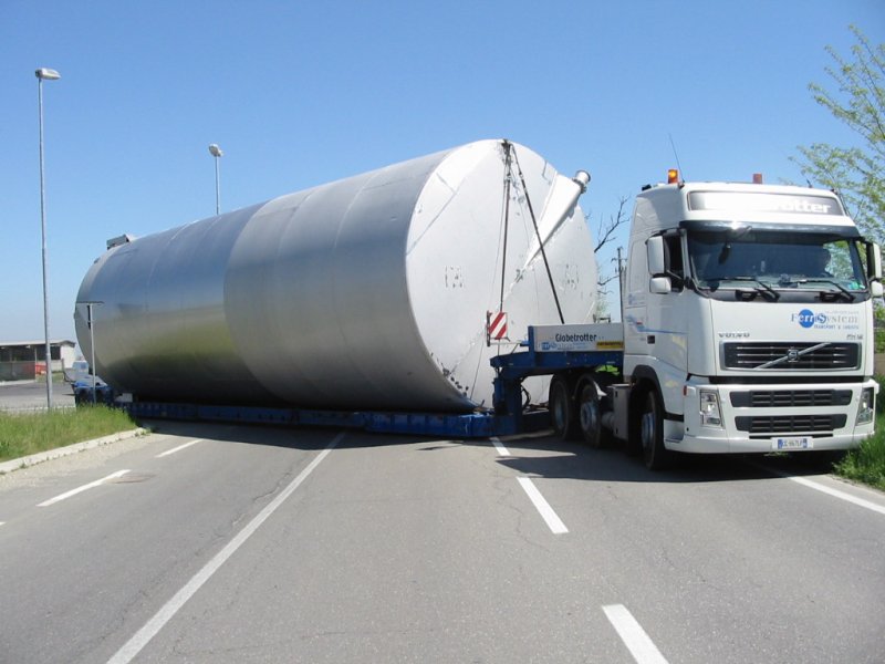 camion per trasporto silos